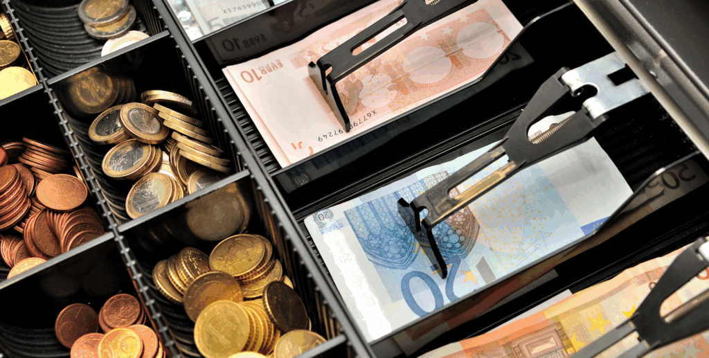 Geldschublade mit Bargeld